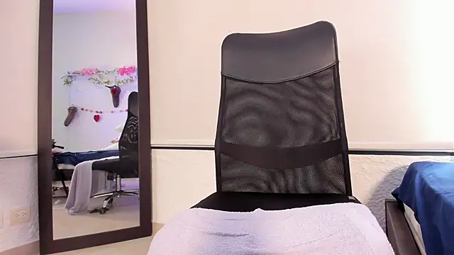 alexandersawyer online show from February 2025 01:17:02 PM