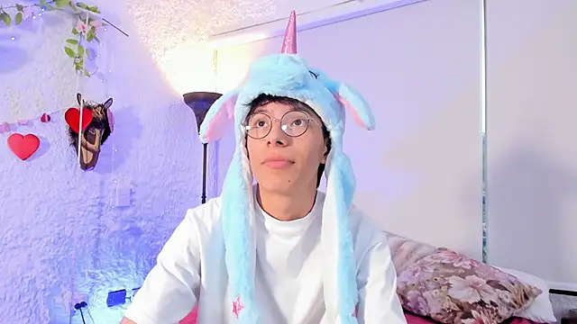 alexandersawyer online show from February 2025 11:52:01 AM