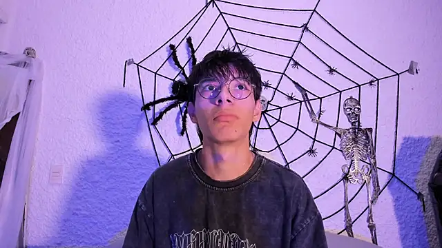 alexandersawyer online show from October 2025 10:31:01 PM