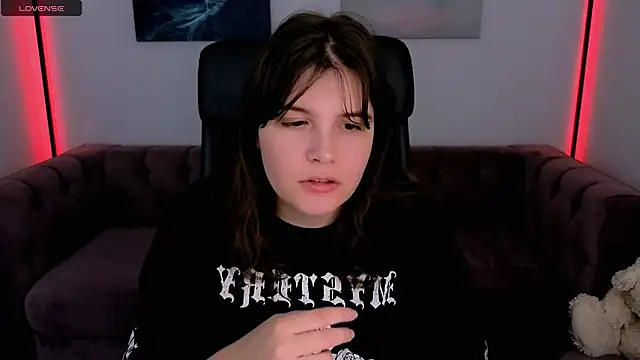 Ruyjin Choi online show from October 2025 10:38:01 AM