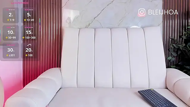 Snapshot of kenayfox chatting on February 2026 02:34:02 AM kenayfox online show from February 2026 02:34:02 AM