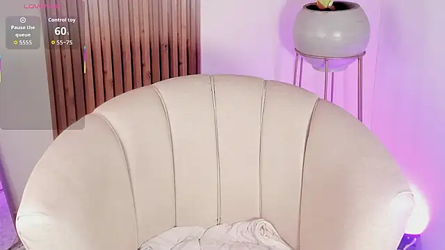 Snapshot of kenayfox chatting on March 2026 02:46:01 AM kenayfox online show from March 2026 02:46:01 AM