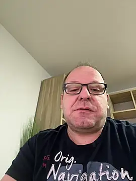 coupleLatinaLovers online show from January 2025 05:52:02 AM