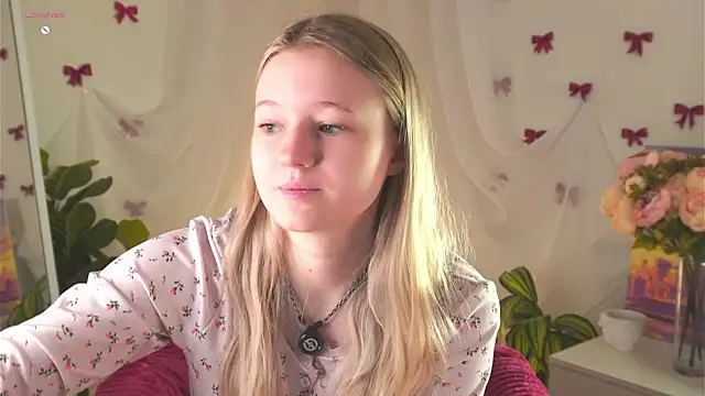 MaydaFoulk online show from April 2026 01:14:01 AM