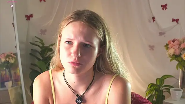 MaydaFoulk online show from June 2026 11:33:02 PM