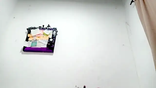 PetiteIvoryQueen19 online show from December 2025 03:03:02 AM