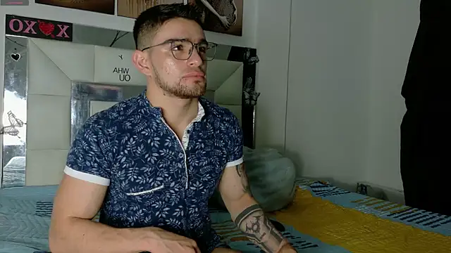 Sexy Alejandro  online show from February 2025 11:17:01 AM