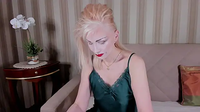 Rita Farel online show from December 2025 09:52:02 PM