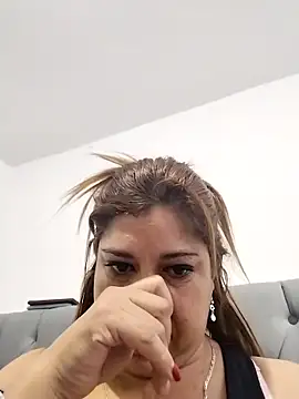 Laura-Hernandez online show from March 2025 03:29:02 PM