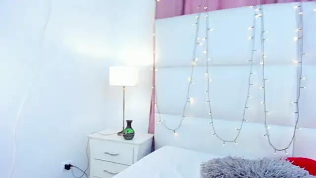 Stefyrossy online show from March 2026 03:18:02 PM