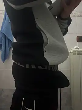 Snapshot of maiolullo chatting on December 2025 05:45:02 AM maiolullo online show from December 2025 05:45:02 AM