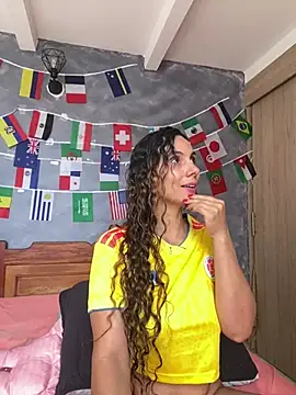 Snapshot of MafeeRoss chatting on June 2026 05:40:02 PM MafeeRoss online show from June 2026 05:40:02 PM