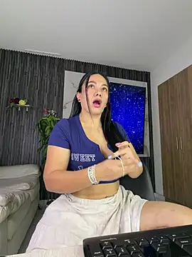 Snapshot of Abril10_ chatting on July 2026 11:39:02 AM Abril10 online show from July 2026 11:39:02 AM