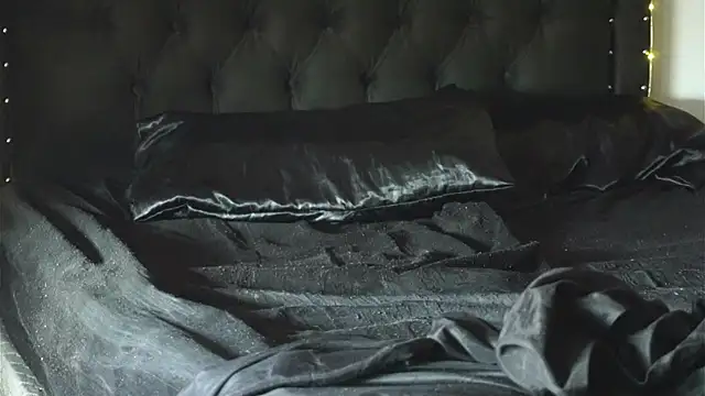 Snapshot of Sexofernandez24 chatting on February 2025 04:10:01 PM Sexofernandez24 online show from February 2025 04:10:01 PM