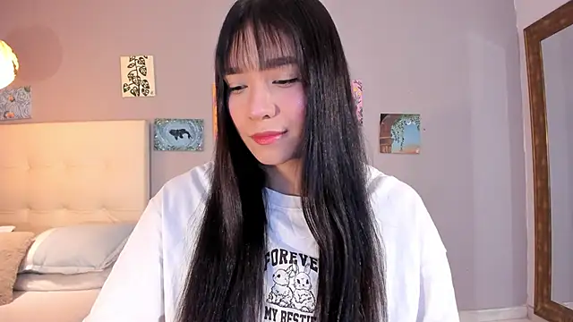 Snapshot of Maia_W10 chatting on May 2026 12:24:01 PM Maia W10 online show from May 2026 12:24:01 PM