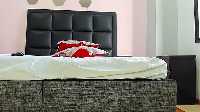 Catalina Jonex online show from March 2026 02:33:02 PM