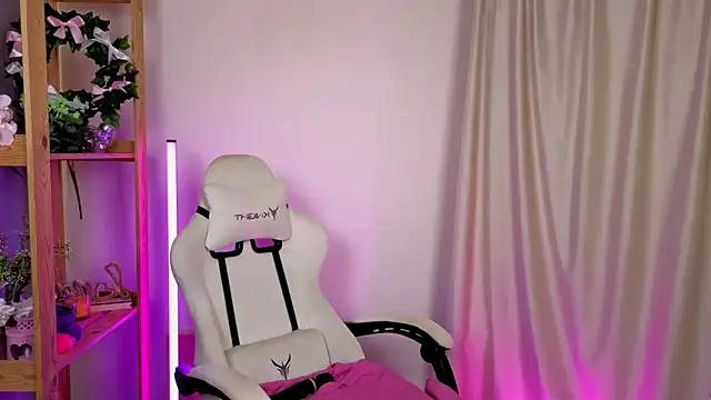 MelissaLovvv online show from September 2025 05:20:01 AM