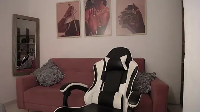 Snapshot of catalinapalencia chatting on November 2025 07:13:02 PM catalinapalencia online show from November 2025 07:13:02 PM