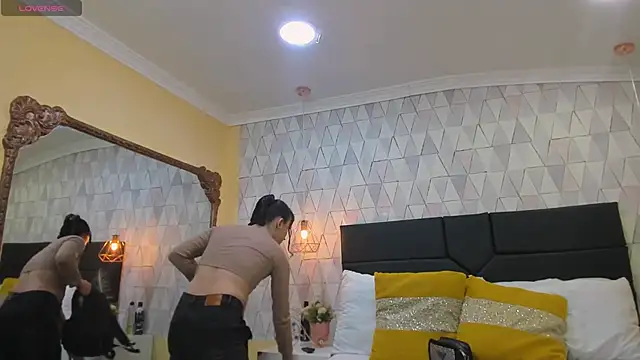 JustinePerry online show from October 2025 03:07:02 AM