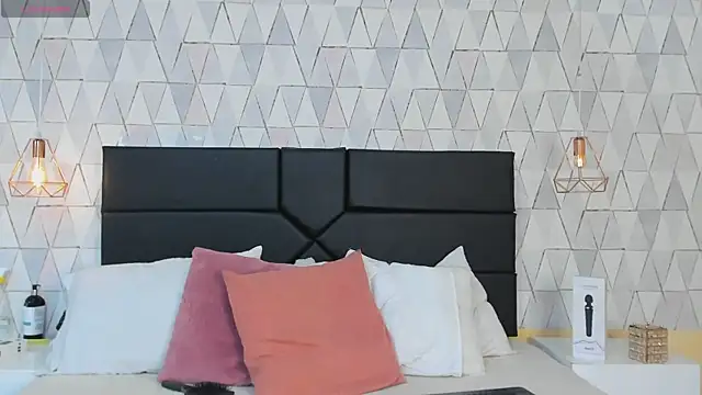 JustinePerry online show from December 2025 03:26:02 AM