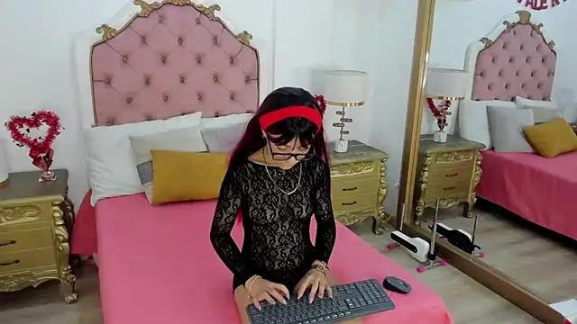 Snapshot of Candy5Girl chatting on February 2025 08:05:01 PM Candy5Girl online show from February 2025 08:05:01 PM