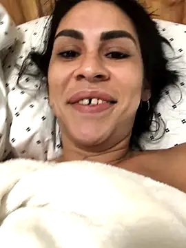 hotroommates online show from November 2025 03:34:01 PM