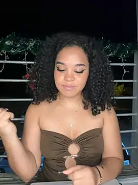Snapshot of Lucy_wilson5 chatting on December 2024 06:58:01 AM Lucy wilson5 online show from December 2024 06:58:01 AM