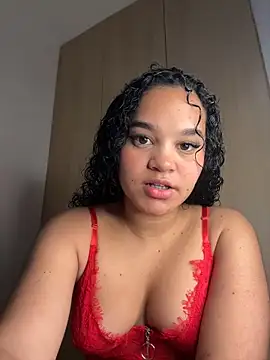 Snapshot of Lucy_wilson5 chatting on December 2024 03:31:02 AM Lucy wilson5 online show from December 2024 03:31:02 AM