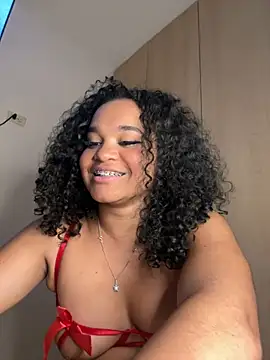 Snapshot of Lucy_wilson5 chatting on January 2025 07:08:02 AM Lucy wilson5 online show from January 2025 07:08:02 AM