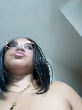 Snapshot of Lucy_wilson5 chatting on February 2025 07:09:02 AM Lucy wilson5 online show from February 2025 07:09:02 AM