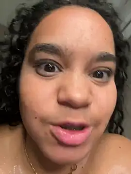 Snapshot of Lucy_wilson5 chatting on February 2025 08:13:02 AM Lucy wilson5 online show from February 2025 08:13:02 AM