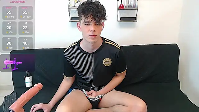 Snapshot of Angelo-cianuro- chatting on May 2026 11:34:02 PM Angelo-cianuro- online show from May 2026 11:34:02 PM