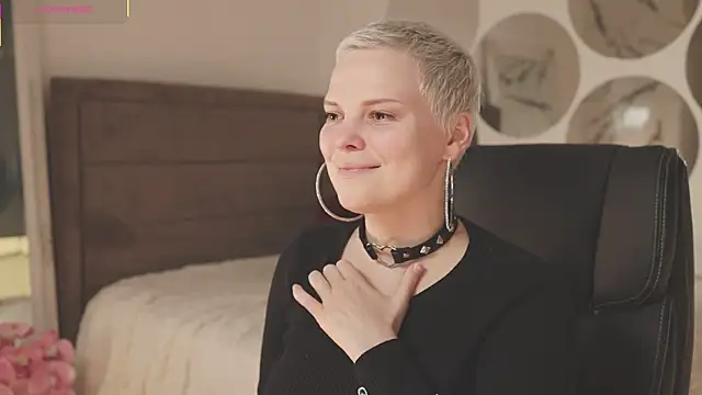 LikaBerry1 online show from September 2025 04:39:02 PM