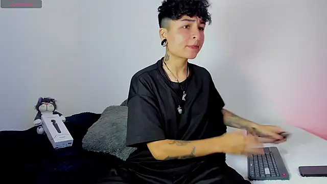 Snapshot of ZuryRamirez_ chatting on December 2024 05:37:01 PM ZuryRamirez online show from December 2024 05:37:01 PM
