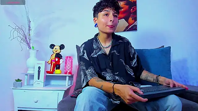 Snapshot of ZuryRamirez_ chatting on January 2025 06:10:01 PM ZuryRamirez online show from January 2025 06:10:01 PM