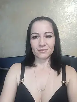 Snapshot of FireLily332 chatting on January 2025 04:40:01 PM FireLily332 online show from January 2025 04:40:01 PM