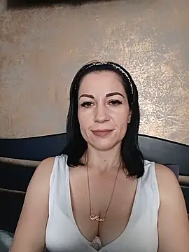 Snapshot of FireLily332 chatting on February 2025 09:32:02 AM FireLily332 online show from February 2025 09:32:02 AM