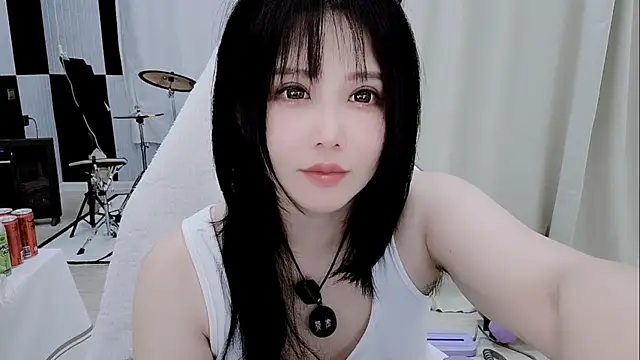 Vaness-a online show from April 2026 04:32:02 PM