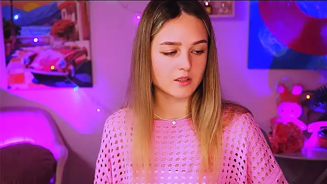 Snapshot of DeboraLarson chatting on January 2025 04:30:02 AM DeboraLarson online show from January 2025 04:30:02 AM