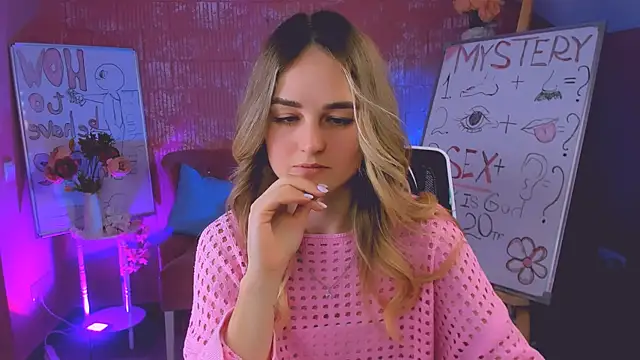 Snapshot of DeboraLarson chatting on February 2025 08:18:02 AM DeboraLarson online show from February 2025 08:18:02 AM