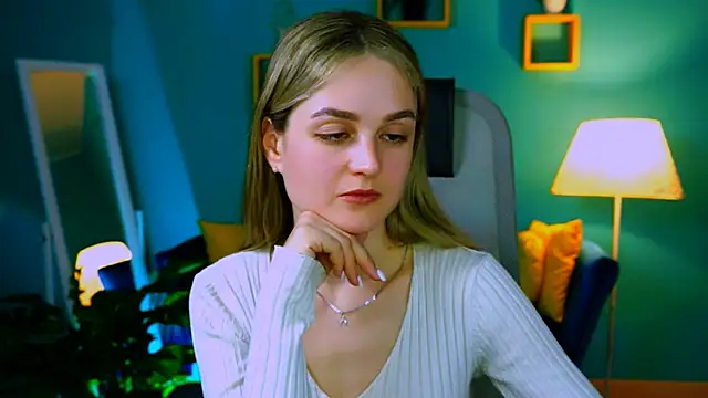 Snapshot of DeboraLarson chatting on March 2025 02:32:02 PM DeboraLarson online show from March 2025 02:32:02 PM