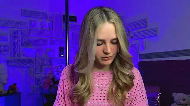 Snapshot of DeboraLarson chatting on March 2025 04:12:01 PM DeboraLarson online show from March 2025 04:12:01 PM