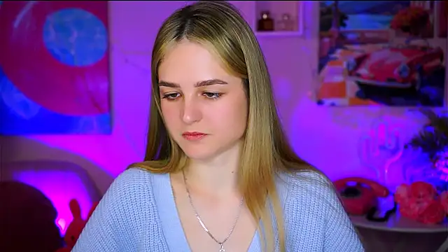 Snapshot of DeboraLarson chatting on March 2025 04:18:01 AM DeboraLarson online show from March 2025 04:18:01 AM