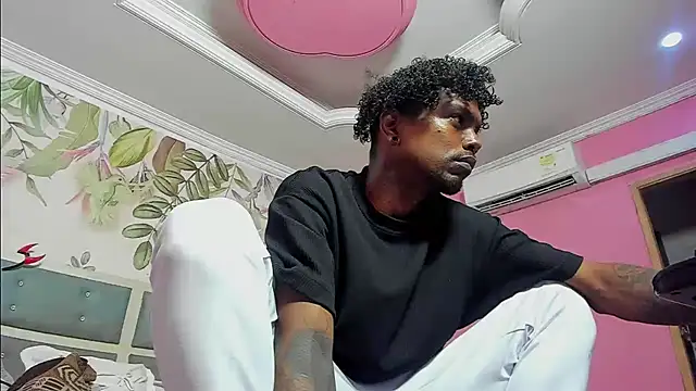 bigblackhotx1 online show from January 2026 04:11:01 PM