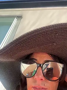 Snapshot of loveattack chatting on February 2025 11:05:01 PM loveattack online show from February 2025 11:05:01 PM