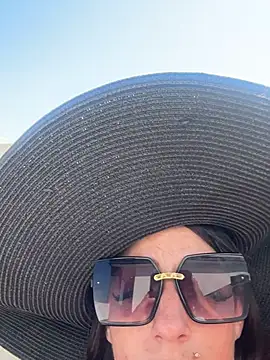 Snapshot of loveattack chatting on February 2025 09:28:01 PM loveattack online show from February 2025 09:28:01 PM