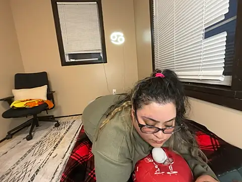 tillymarie34 online show from February 2026 11:43:01 PM