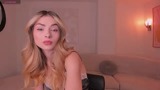 StacyWoods online show from July 2026 11:13:02 AM