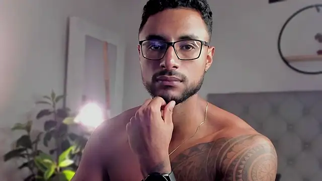 LiamGarcia1 online show from February 2025 06:51:01 PM