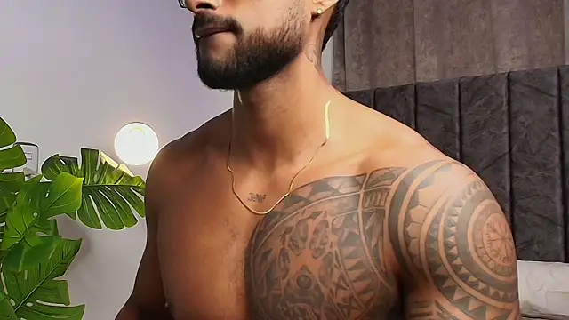 LiamGarcia1 online show from February 2025 04:25:01 PM